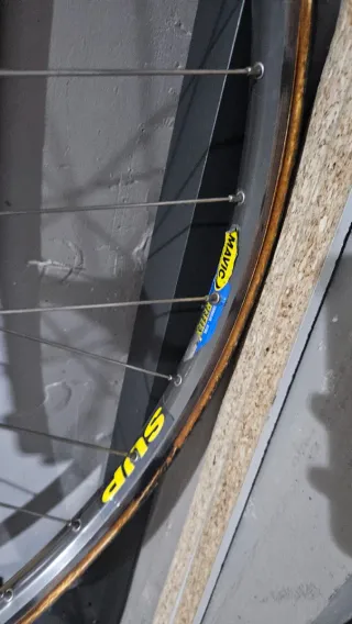 Rueda Campagnolo Record