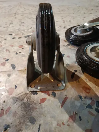 Ruedas de goma para contenedor