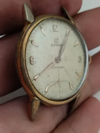 Reloj Cyma Dorado y Beige