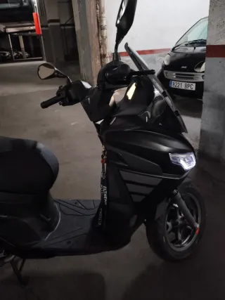 Aprilia SXR 50 Sport Scooter