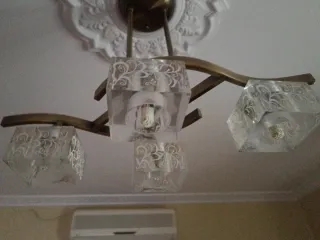 Lámpara de techo de cristal y metal