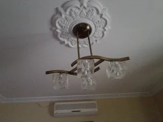 Lámpara de techo de cristal y metal