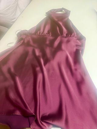 Vestido Zara Halter Satén color Granate/Vino