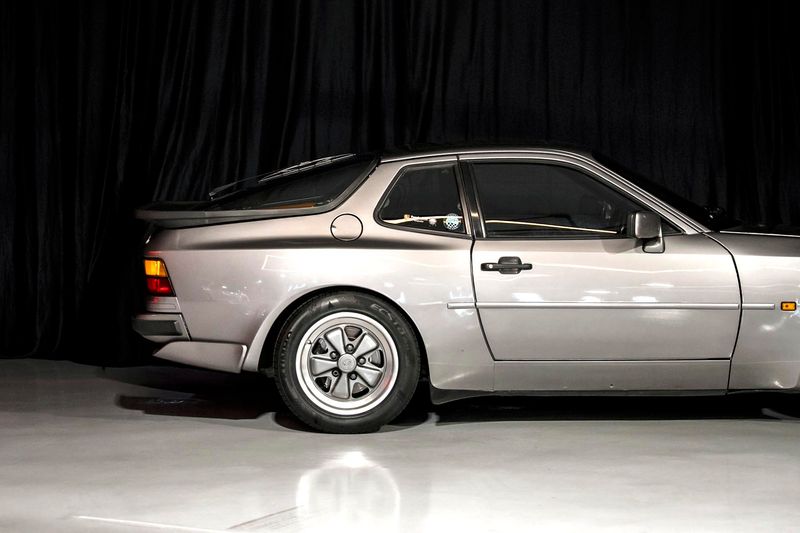 Porsche 944 turbo 220cv 1986 - foto 1