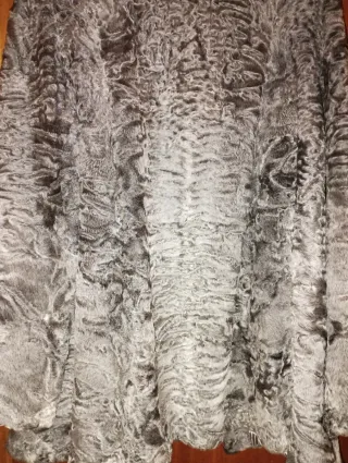 Chaquetón de piel de astracán