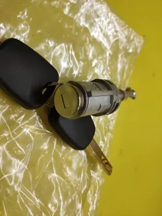 BOMBIN PUERTA CONDUCTOR CITROEN C2 C3 + 2 Llaves