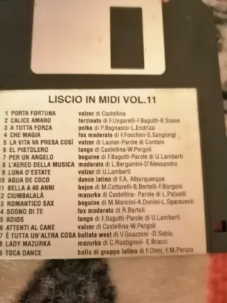 Porta floppy LISCIO con floppy musica