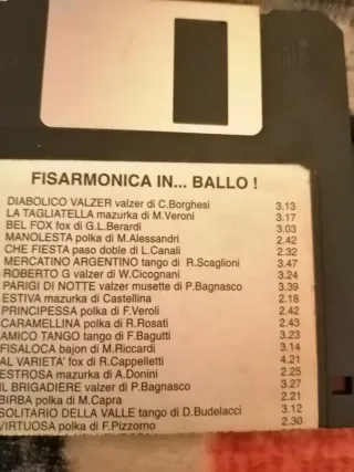 Porta floppy LISCIO con floppy musica