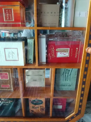 Expositor con miniaturas.