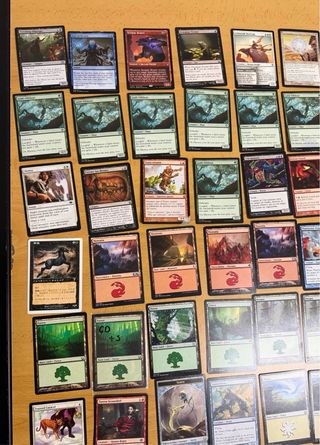Lote 98 Cartas Magic: The Gathering Escucho oferta