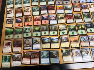 Lote 98 Cartas Magic: The Gathering Escucho oferta