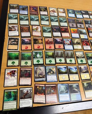 Lote 98 Cartas Magic: The Gathering Escucho oferta