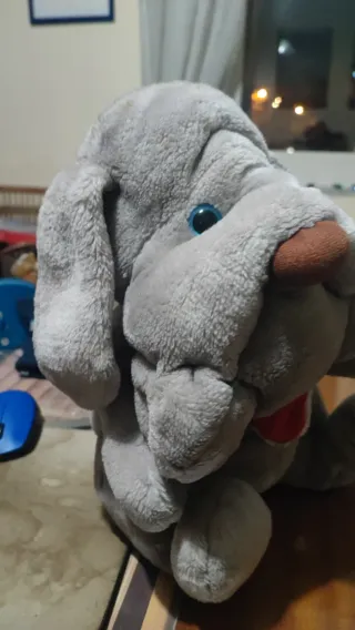 Peluche cane grigio