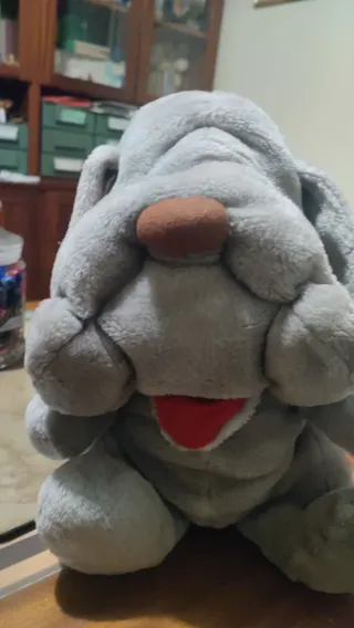 Peluche cane grigio