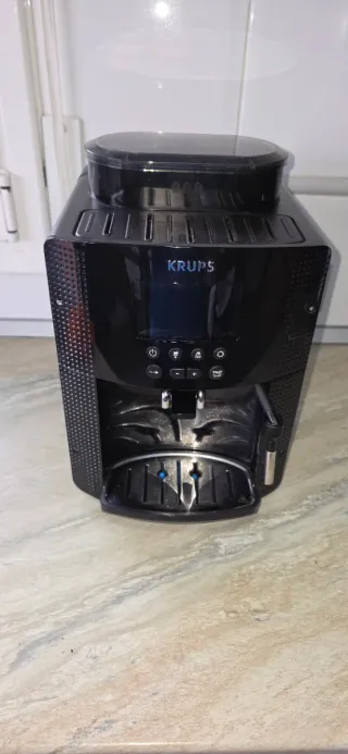 Cafetera superautomatica Krups FDB145000P Negra