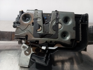 CERRADURA PUERTA TRASERA DERECHA FORD FOCUS BERLI