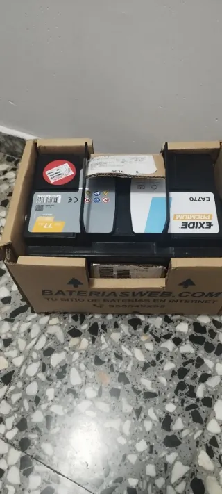 Se vende batería de coche totalmente nueva