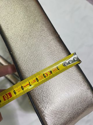 Bolso dorado de hombro