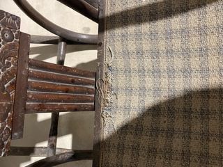 Balancín antiguo de madera y tela