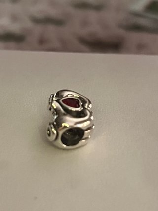 Charm Manos Corazón Plata y Rojo