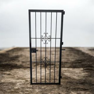 Puerta de hierro de seguridad con cerradura