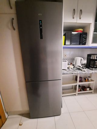 Nevera AEG RCB632E5MX - Eficiencia E