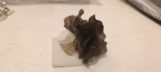 Anillo Flor Negra y Dorada Ajustable