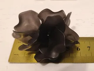 Anillo Flor Negra y Dorada Ajustable