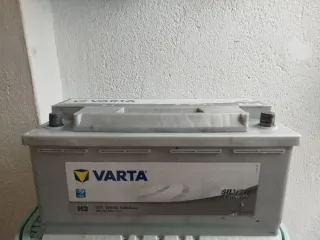 Batería Varta H3 12V 100Ah 830A