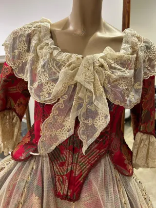 Traje de Fallera Rojo y Dorado talla 38/40