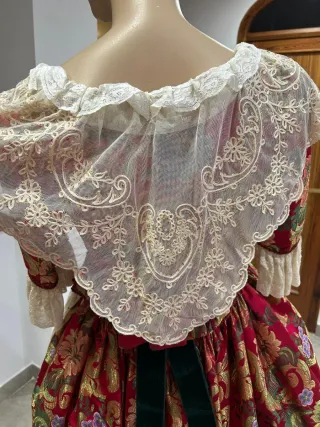 Traje de Fallera Rojo y Dorado talla 38/40