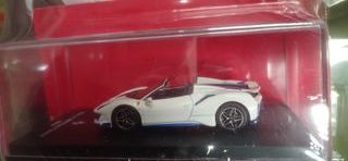 Ferrari 488 Pista Spider 2018 GT 1:64 + Libro