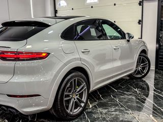 PORSCHE CAYENNE  COUPE EHYBRID SPORTDESIGN CRAYON