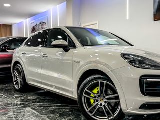 PORSCHE CAYENNE  COUPE EHYBRID SPORTDESIGN CRAYON