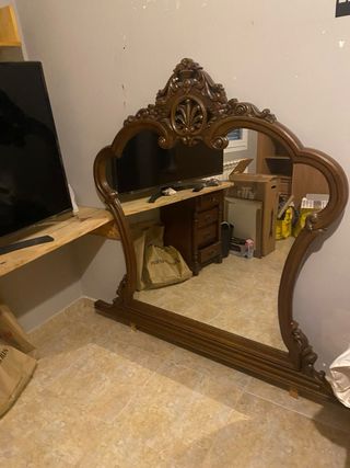 Espejo de madera tallada