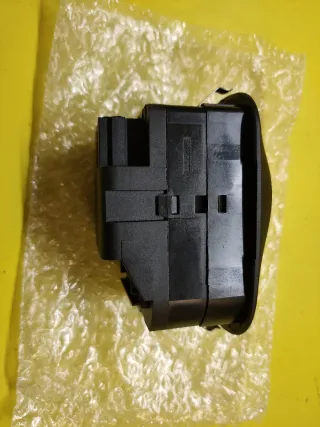 BOTONERA ELEVALUNAS PEUGEOT 206 98- CITROEN JUMPY