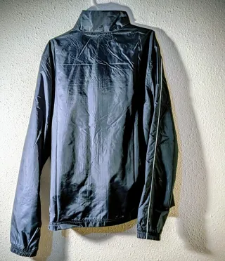 Chaqueta deportiva Nike negra