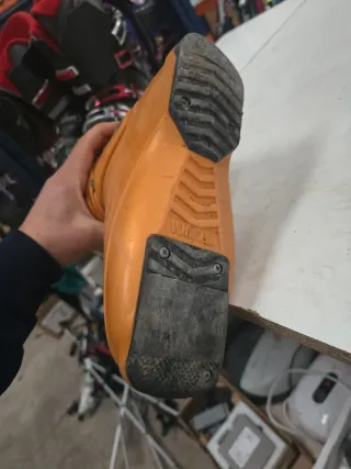 Botas de esquí naranjas