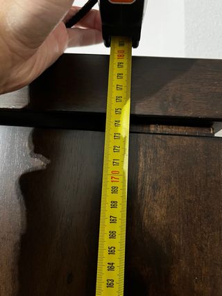 Mueble de roble con cristalera