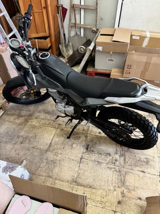 Moto Trail Manual gris mate