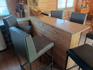 Lote de 7 taburetes altos (PRECIO UNIDAD )