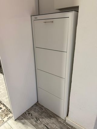 Zapatero Kibo metálico blanco