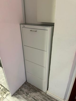 Zapatero Kibo metálico blanco