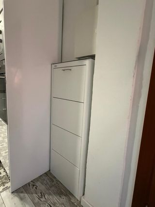 Zapatero Kibo metálico blanco