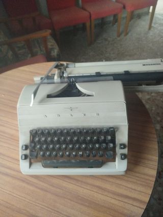 Máquina de escribir antigua