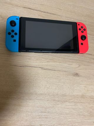 Nintendo Switch. Con estuche, Adaptador...