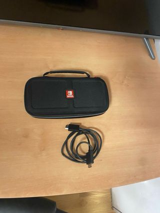Nintendo Switch. Con estuche, Adaptador...