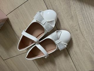 Zapatitos blancos niña lazo brillantes 33