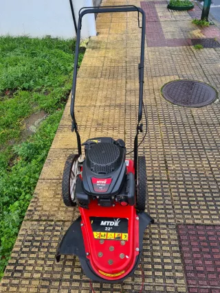 Desbrozadora de Ruedas MTD