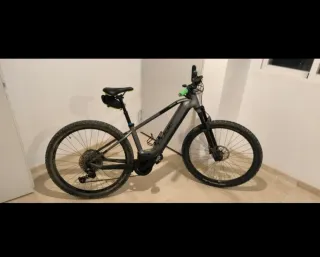 Bicicleta eléctrica Cube reaction pro 750,como nue